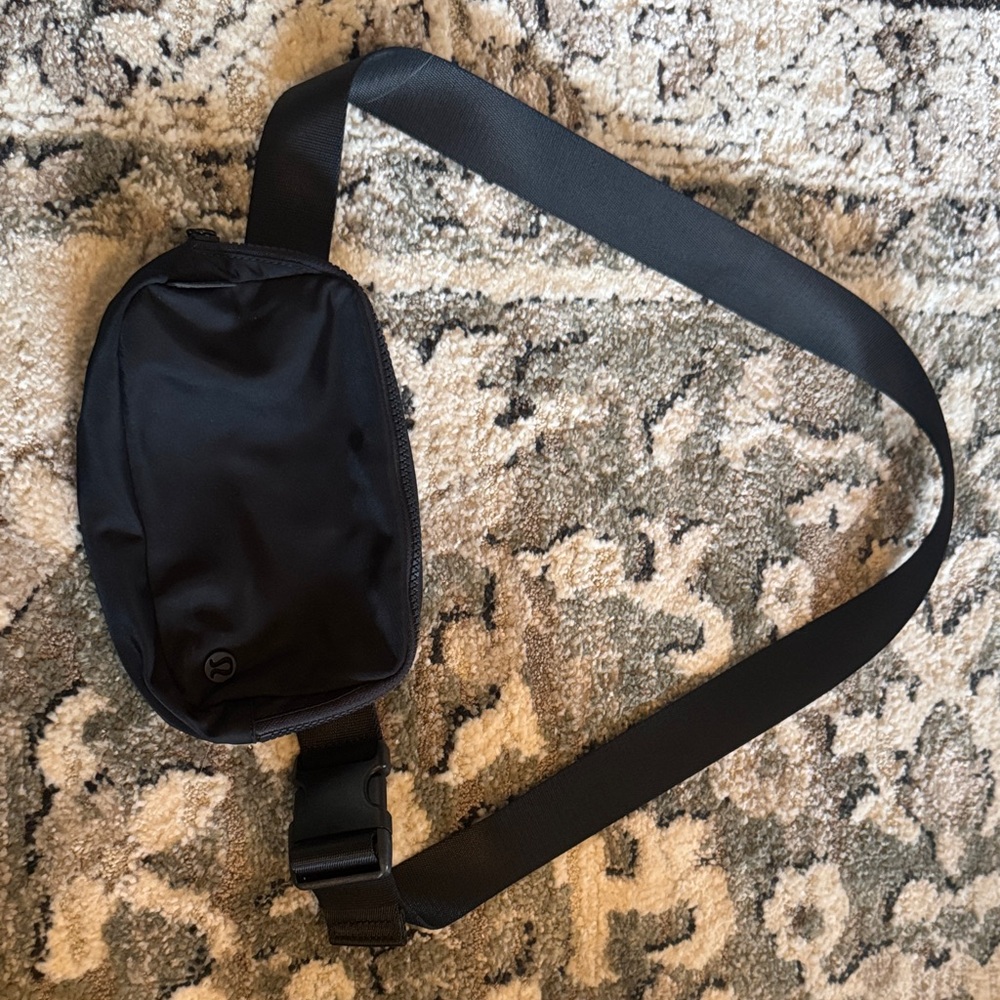 Black Lululemon Crossbody Bag